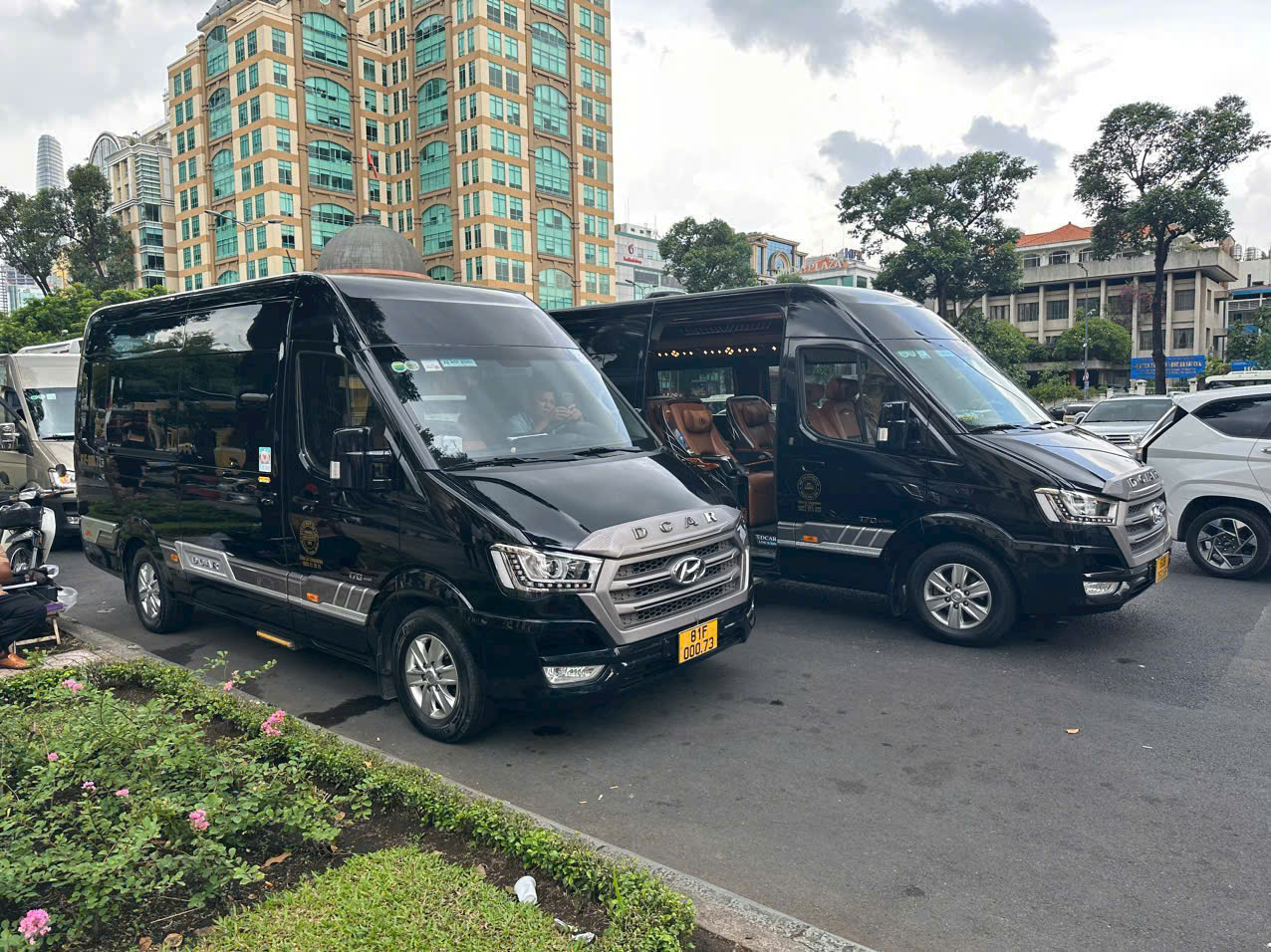 Câu Hỏi Khi Thuê Xe 16 Chỗ: Kinh Nghiệm Đặt Xe Đúng Nhu Cầu, Giá Tốt, Không Phát Sinh