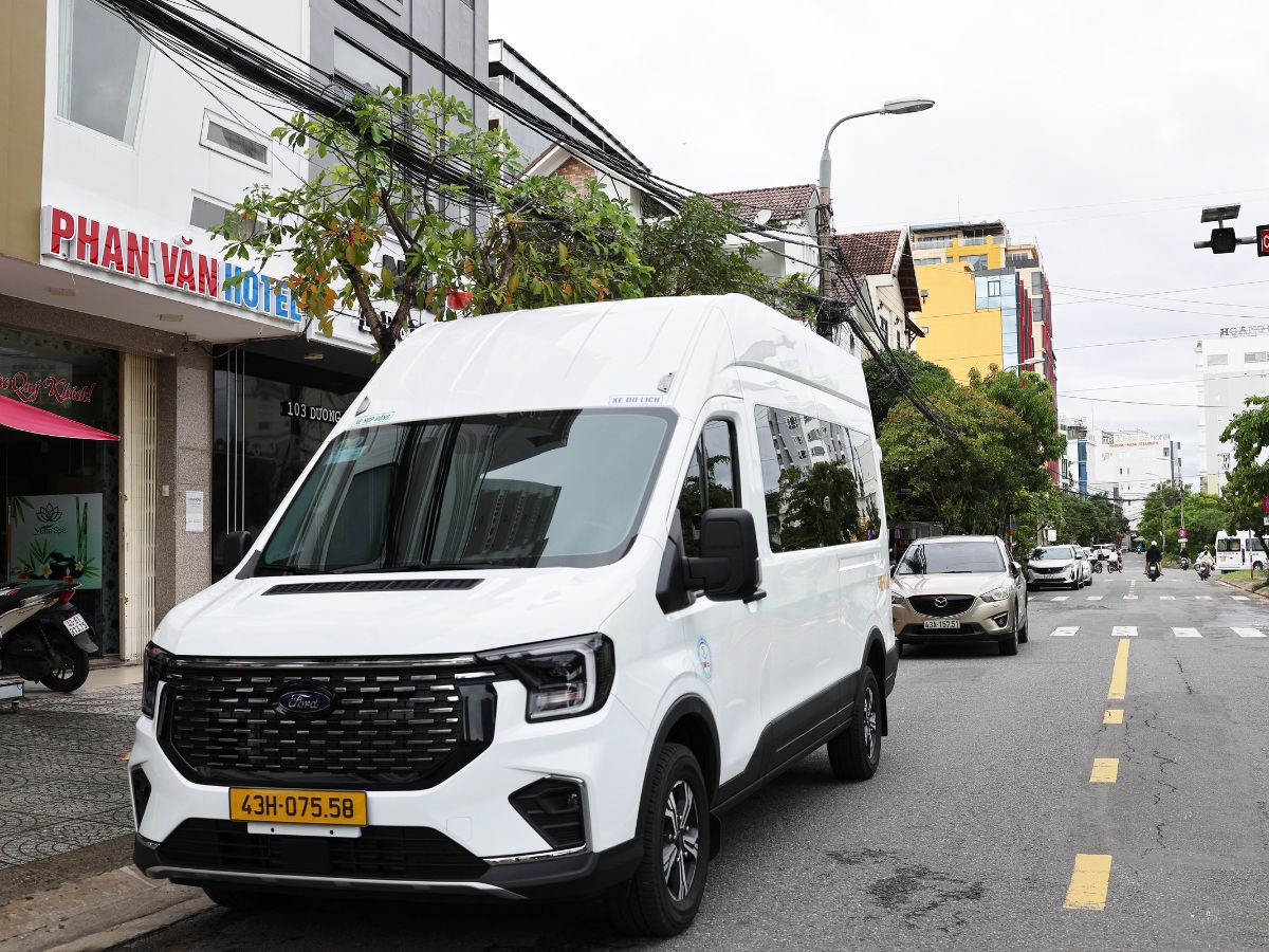 Thuê xe 16 chỗ theo tuyến có linh hoạt điểm dừng không?