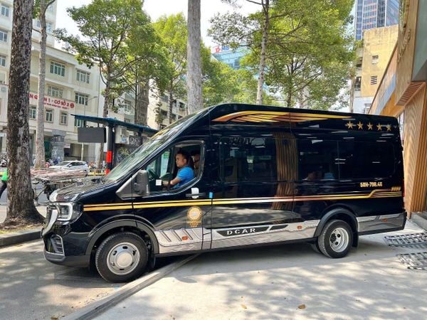 So sánh khả năng chứa hành lý giữa các dòng xe du lịch: Chọn xe nào phù hợp cho từng đoàn?