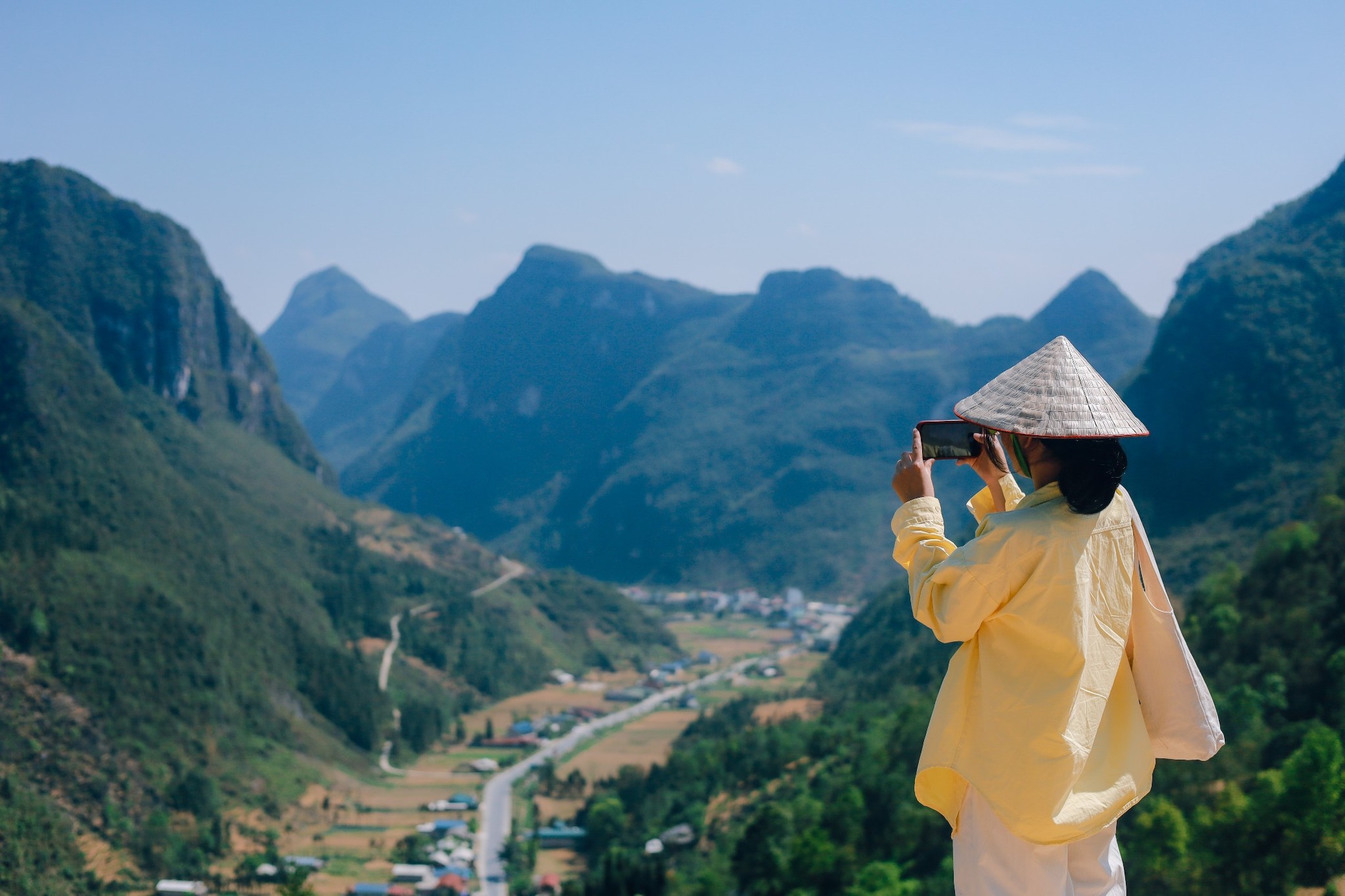 Tự Lái Hay Easy Rider Hà Giang? So Sánh Chi Tiết & Kinh Nghiệm Chọn Đúng