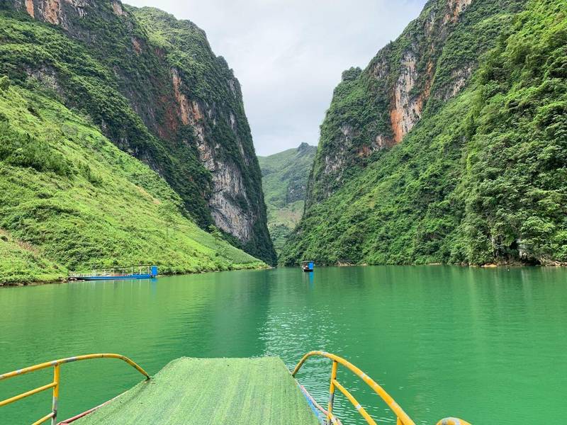 Review đi Hà Giang bằng xe máy lần đầu: Trải nghiệm thực tế có “đáng” không?