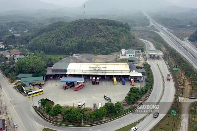 Thuê xe 16 chỗ Nội Bài về Hà Nội giá rẻ – Có xe nhanh, đón đúng giờ, không phát sinh