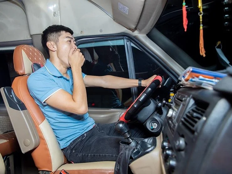 thức khuya trước chuyến đi gây mệt mỏi