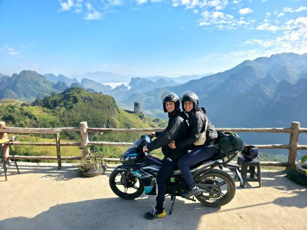 cặp đôi đi Hà Giang bằng xe máy