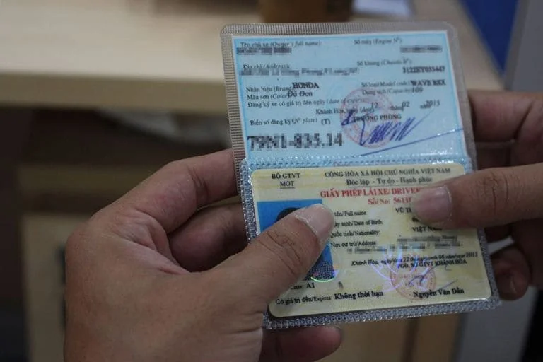 Bằng lái, CCCD và thông tin booking cần chuẩn bị sẵn trước khi thuê xe máy ở Hà Giang