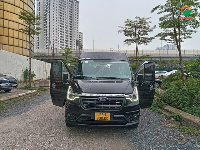 Đi Nội Bài nên chọn xe 16 chỗ hay limousine