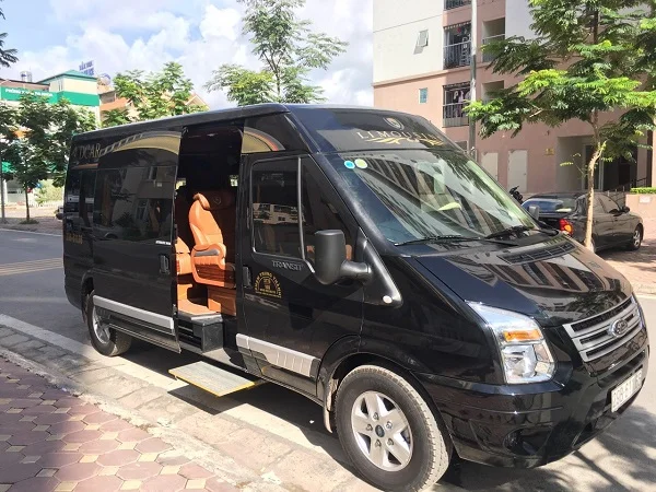 Xe 16 chỗ đón khách nhiều điểm trong nội thành Hà Nội