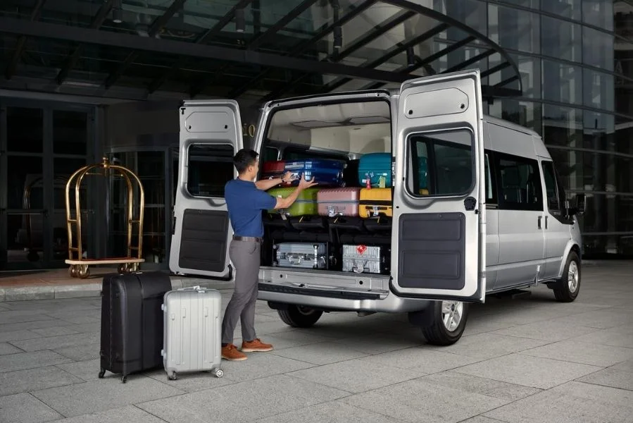 e 16 chỗ đón khách tại điểm đón đông người cần liên hệ trước với tài xế