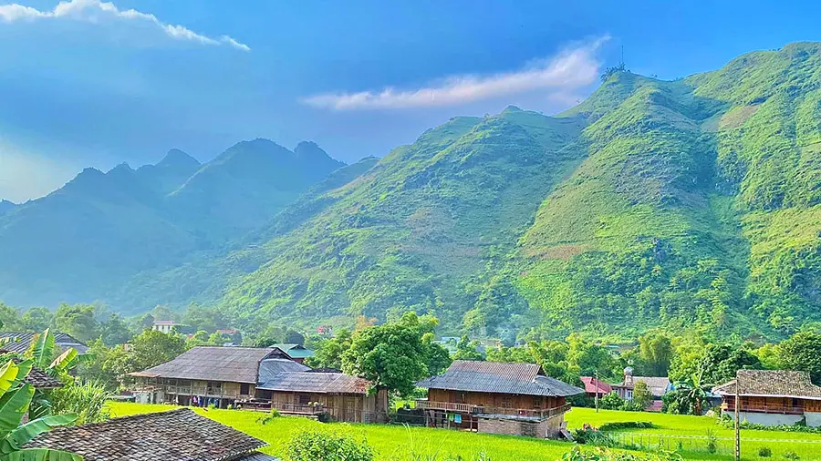 so sánh lịch trình Hà Giang 3 ngày 2 đêm tự túc và tour Easy Rider