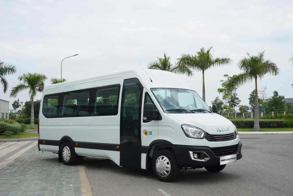 Xe 16 chỗ Hà Nội đi Yên Tử lễ Phật cho đoàn gia đình và nhóm đi chùa