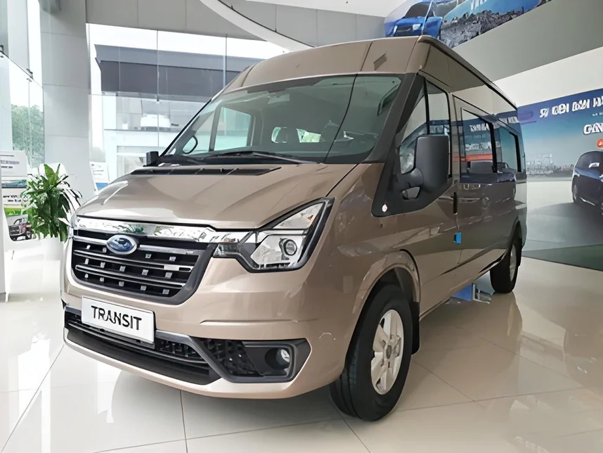Xe 16 chỗ đón khách tại sân bay Nội Bài phục vụ hội thảo và hội nghị