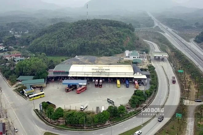 Cao tốc Nội Bài Lào Cai tuyến đường đi Sapa bằng xe 16 chỗ