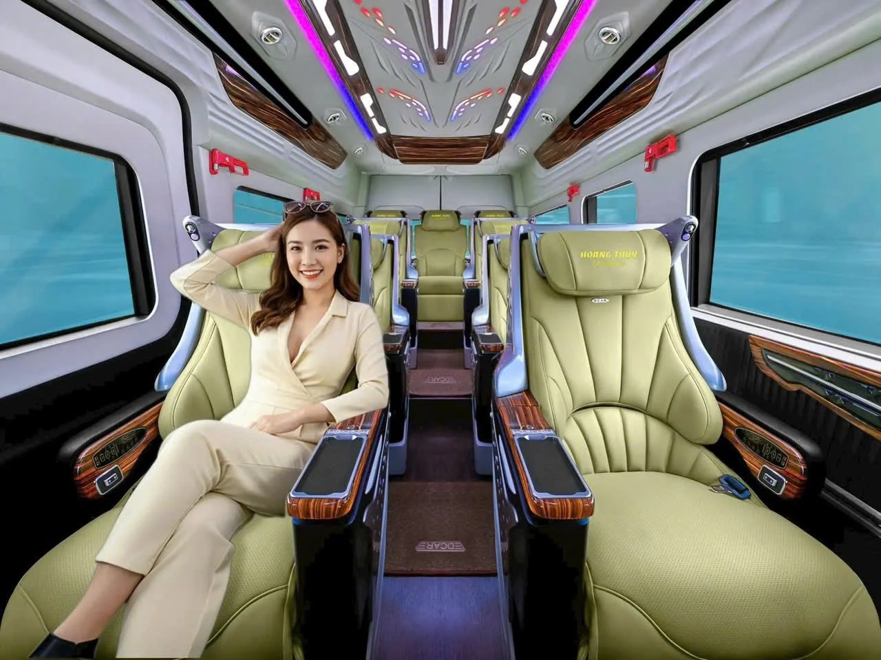 Xe 16 chỗ khác limousine ở những điểm nào?